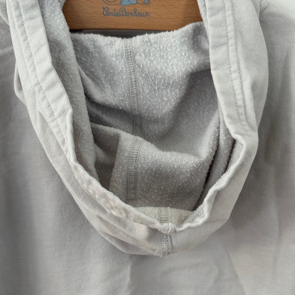 Patagonia Gray Hoodie with Pink and Blue Wave Design - Picture 6 of 6